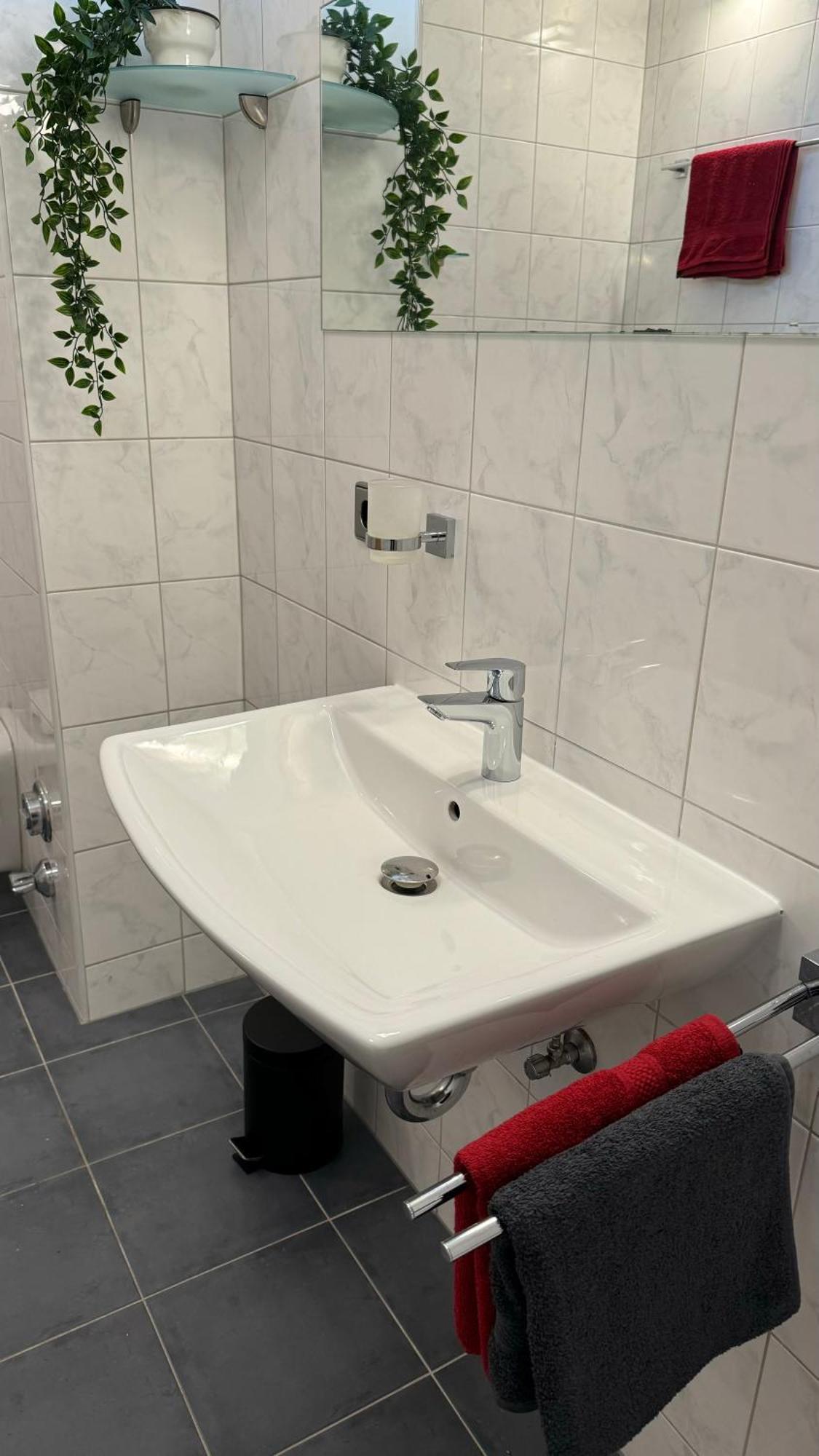 City Apartement Linz Fuer 5 Gaeste Mit Self-Checkin Und Kueche Dış mekan fotoğraf